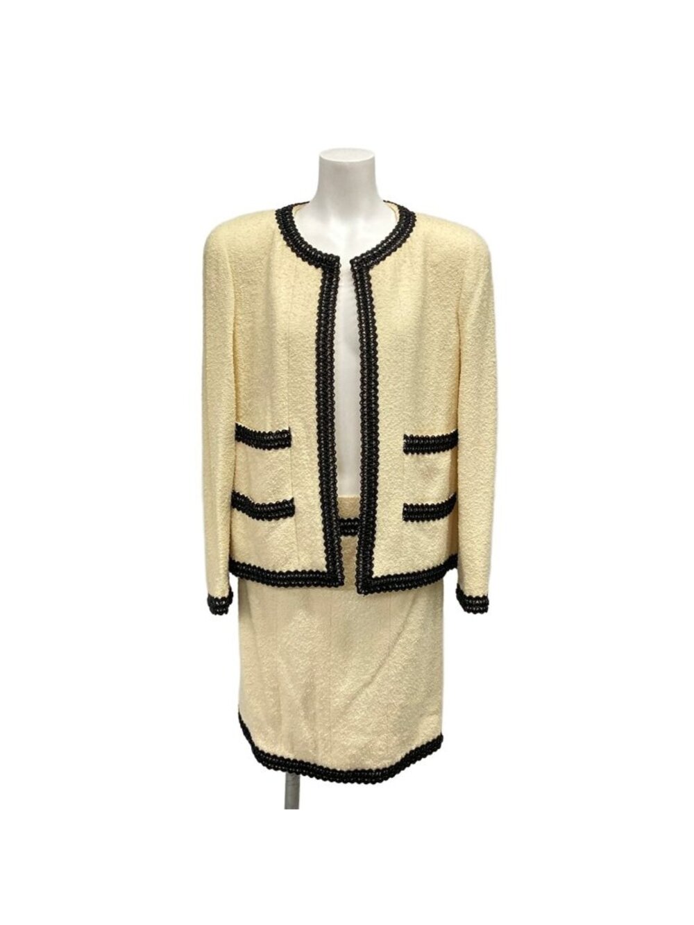 Chanel Skirt Suit Ivory Black Tweed Collarless 4 Pocket Shoulder Pad Wool
